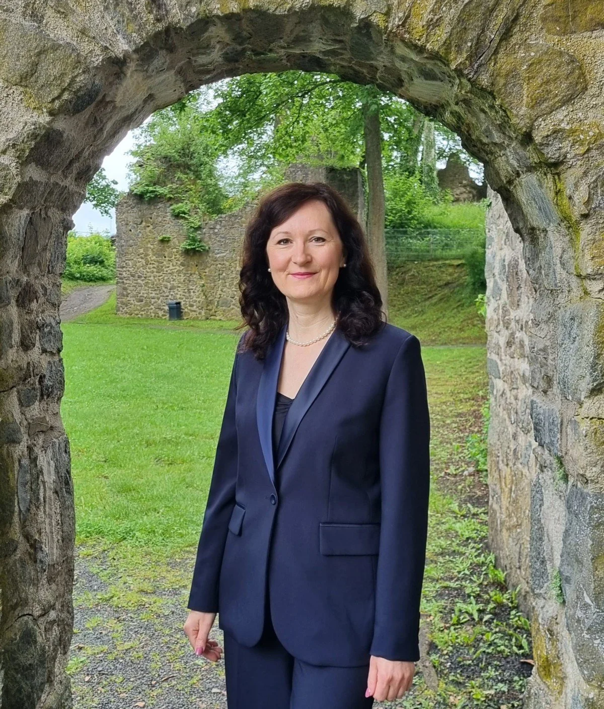 Geschäftsführerin · Buchhaltung & Verwaltung, Irina Kary